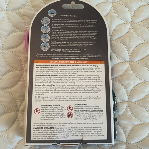 Alcott Wanderer Retractable Leash medium 65lbs. 16 feet - Picture 2 of 3